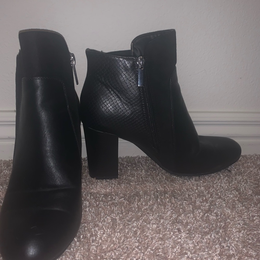 Debbie Snake Skin / Suede Black Heal - Picture 2 of 5